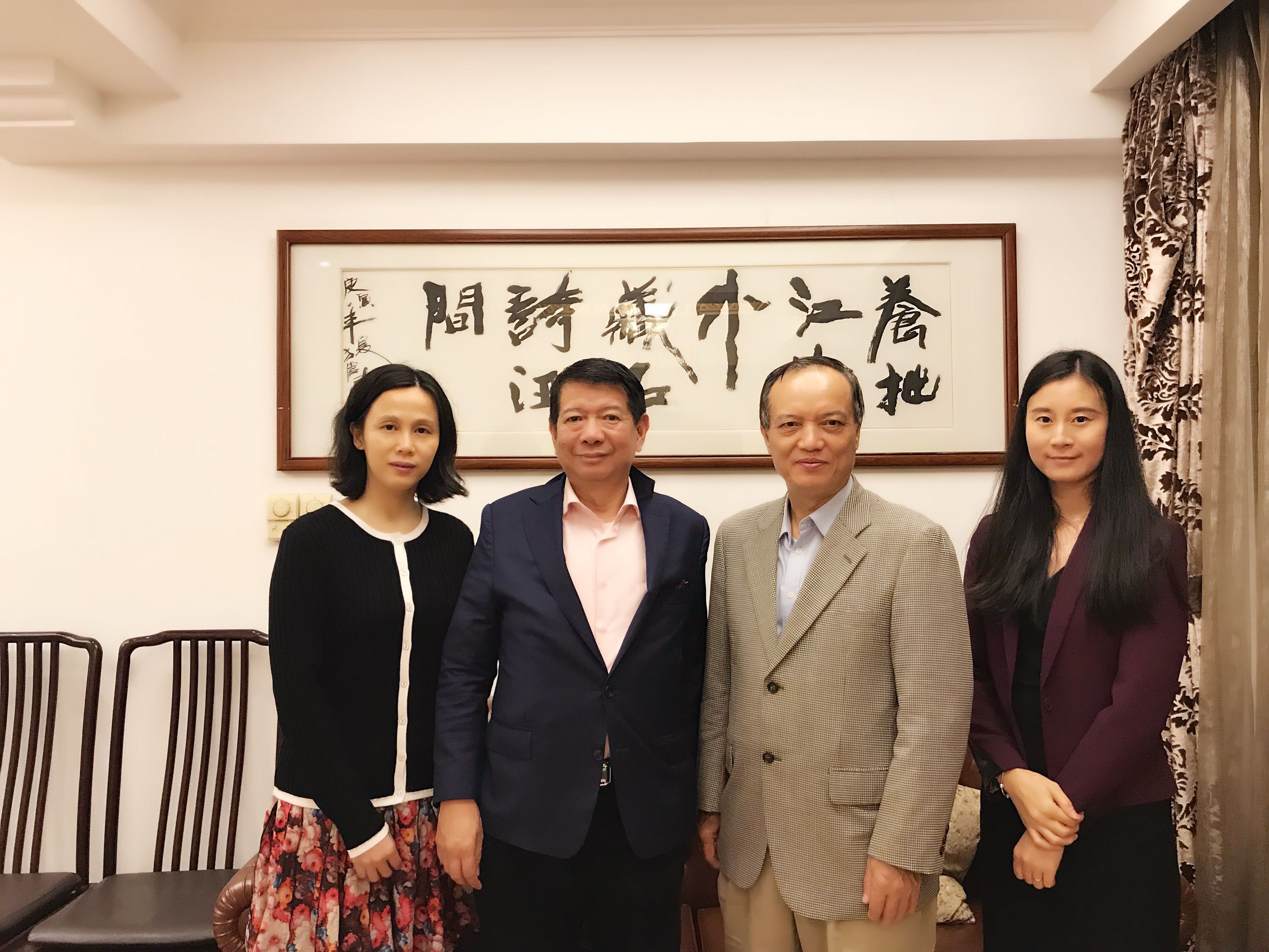 李坚副会长会见荷兰友人黄敦品